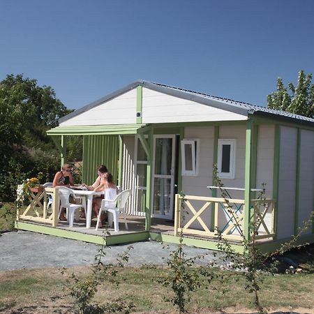 Camping Des Rulieres Hotel Saint-Valerien Ruang foto