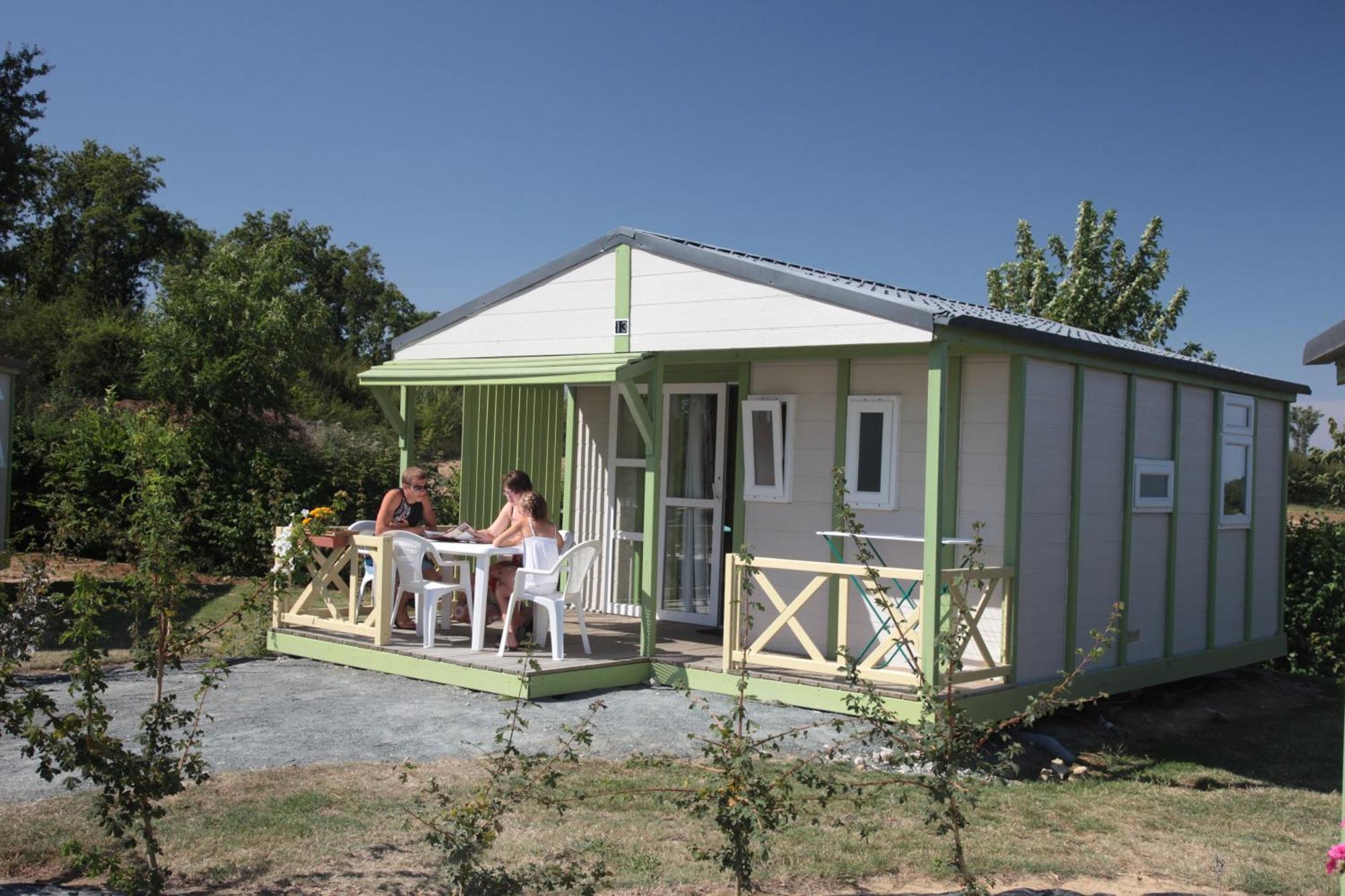 Camping Des Rulieres Hotel Saint-Valerien Ruang foto