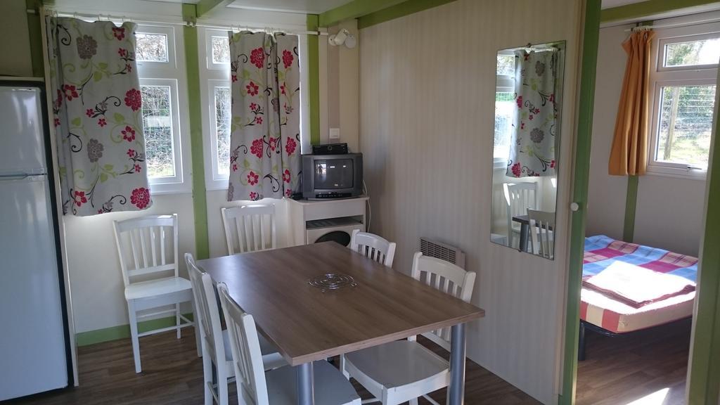 Camping Des Rulieres Hotel Saint-Valerien Bagian luar foto