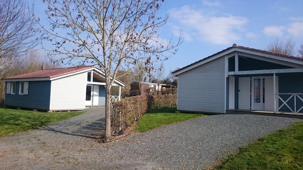 Camping Des Rulieres Hotel Saint-Valerien Bagian luar foto