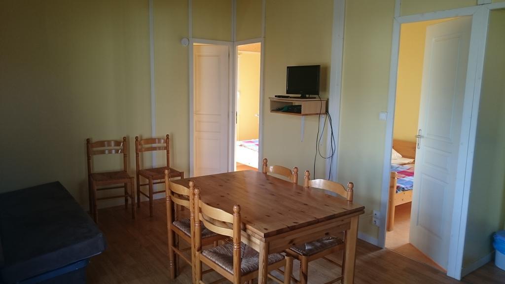 Camping Des Rulieres Hotel Saint-Valerien Bagian luar foto