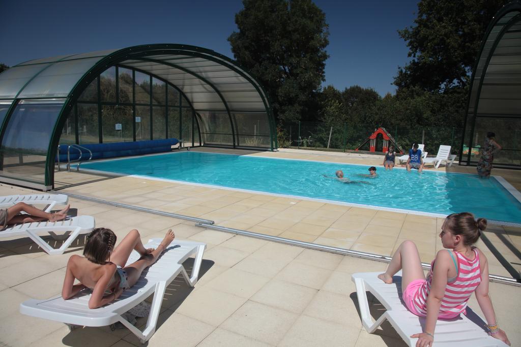 Camping Des Rulieres Hotel Saint-Valerien Bagian luar foto