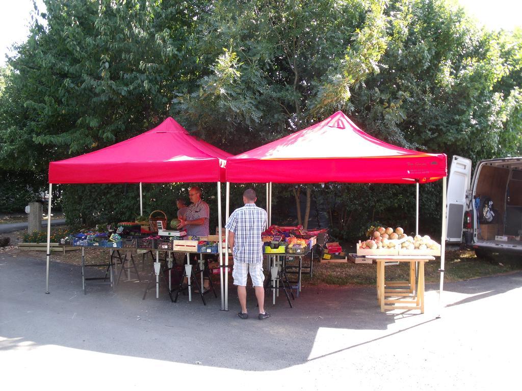 Camping Des Rulieres Hotel Saint-Valerien Bagian luar foto