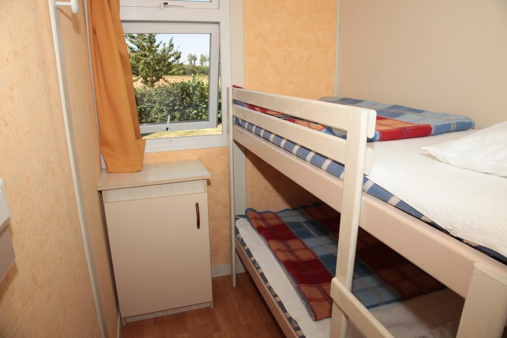 Camping Des Rulieres Hotel Saint-Valerien Bagian luar foto